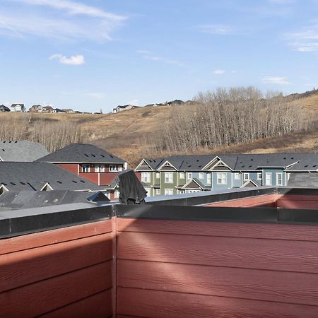 Globalstay New Apartments In Cranbrook Free Street Parking Calgary Bagian luar foto