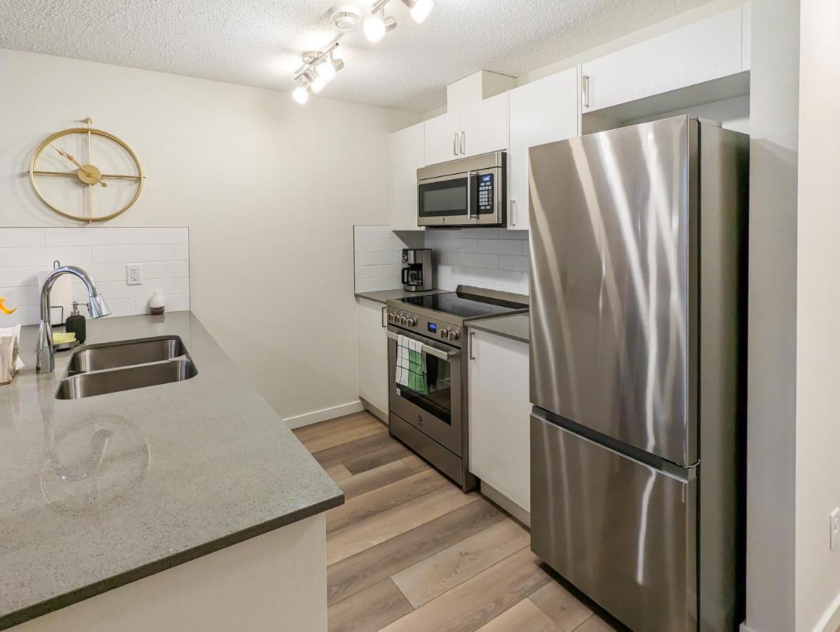 Globalstay New Apartments In Cranbrook Free Street Parking Calgary Bagian luar foto