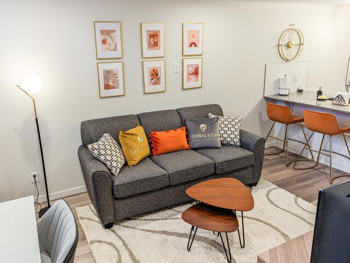 Globalstay New Apartments In Cranbrook Free Street Parking Calgary Bagian luar foto