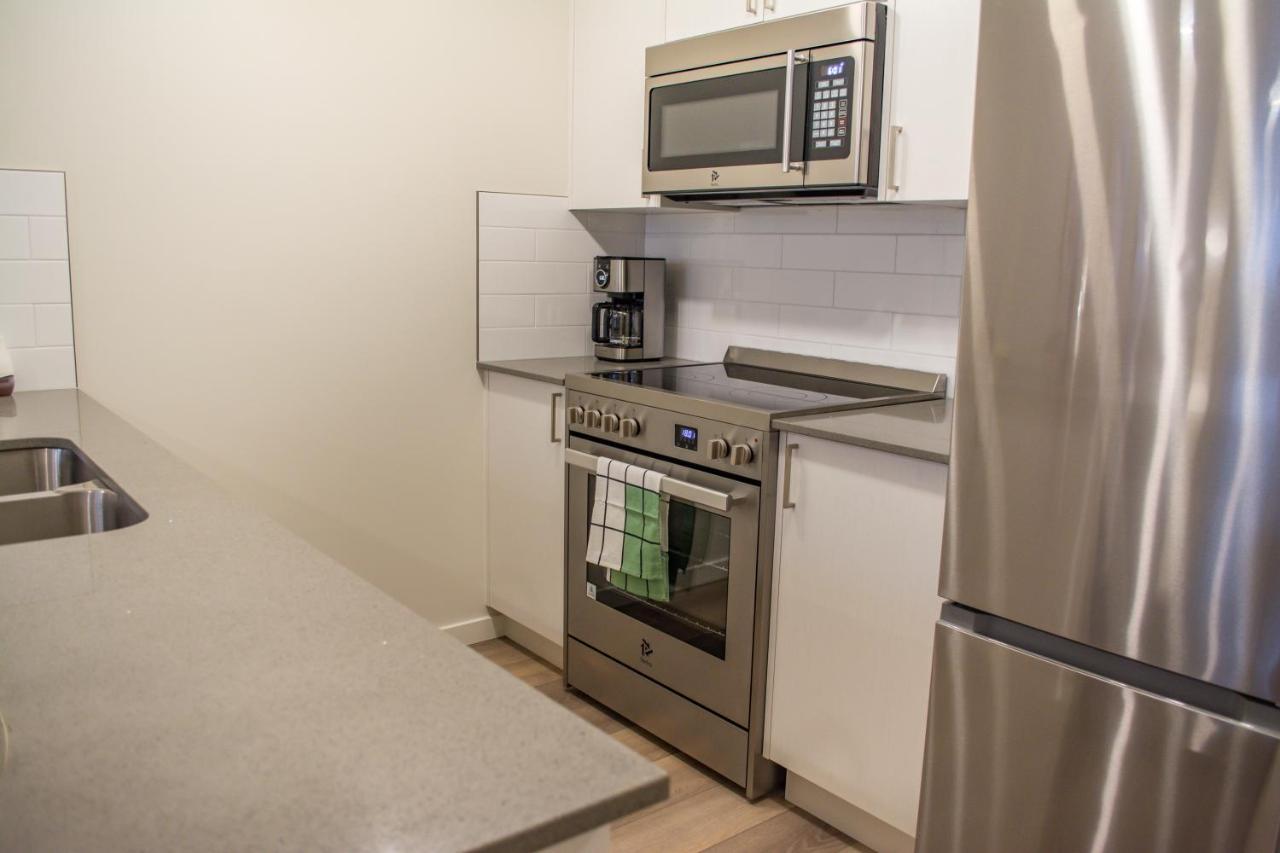 Globalstay New Apartments In Cranbrook Free Street Parking Calgary Bagian luar foto