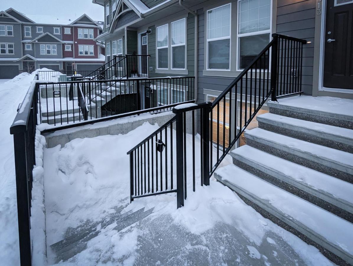 Globalstay New Apartments In Cranbrook Free Street Parking Calgary Bagian luar foto