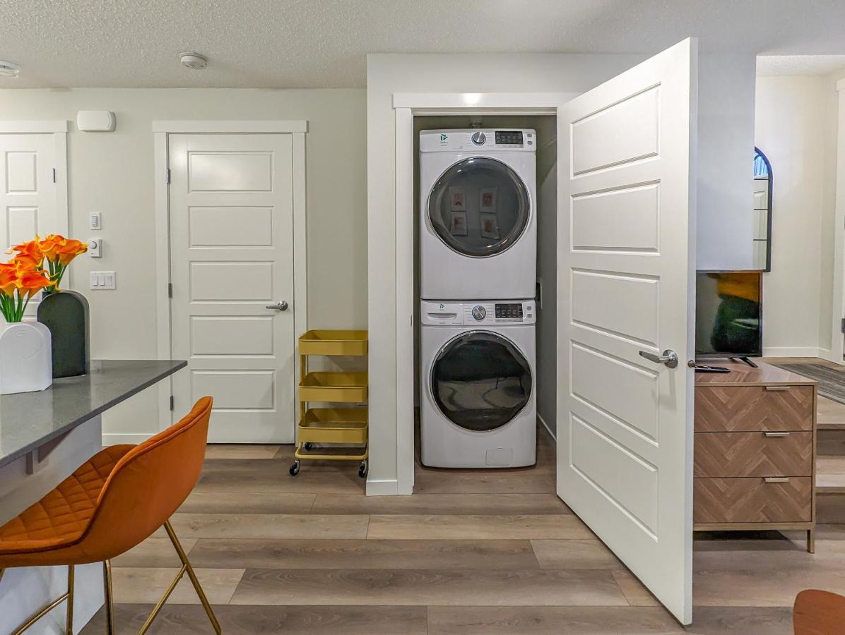 Globalstay New Apartments In Cranbrook Free Street Parking Calgary Bagian luar foto
