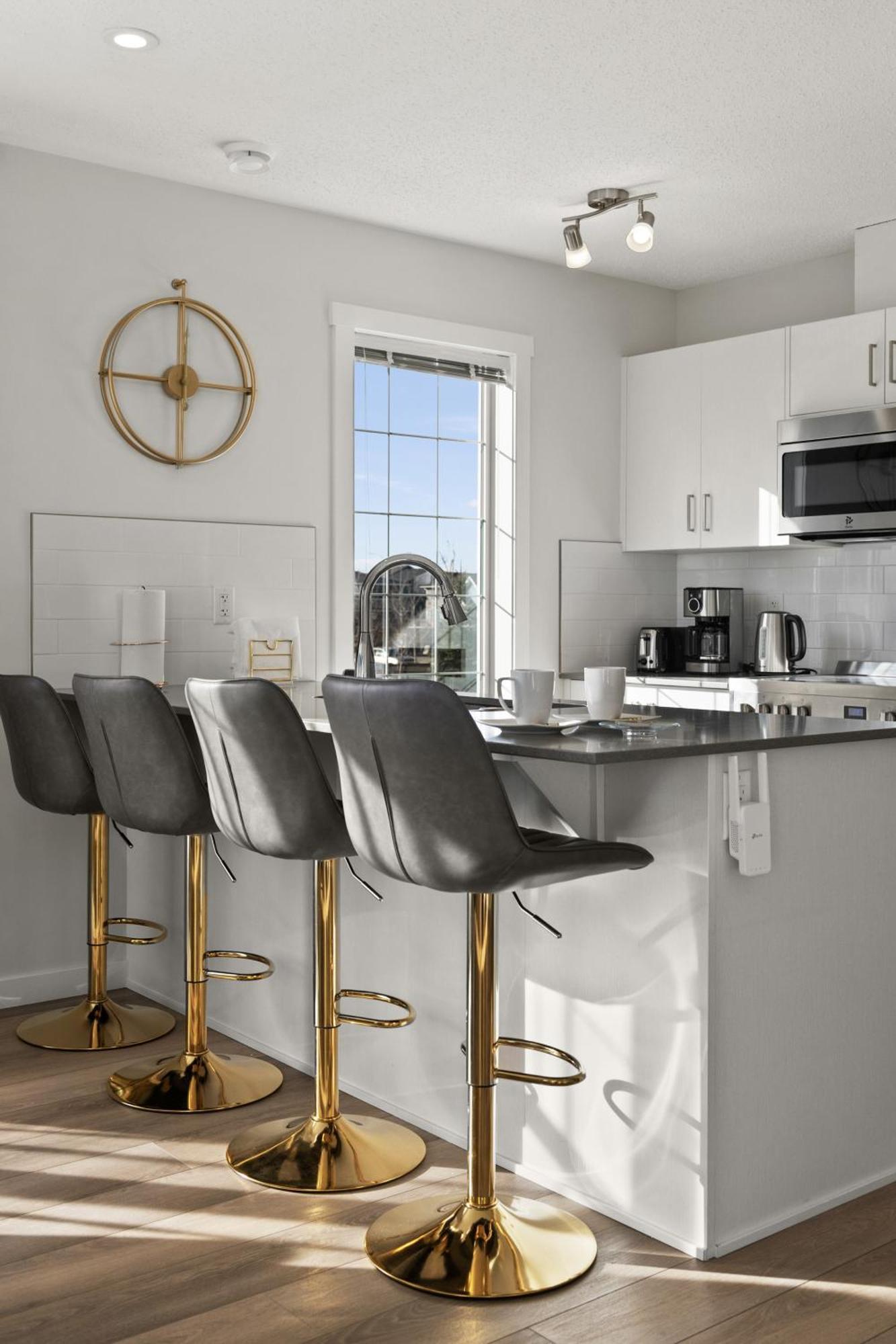 Globalstay New Apartments In Cranbrook Free Street Parking Calgary Bagian luar foto