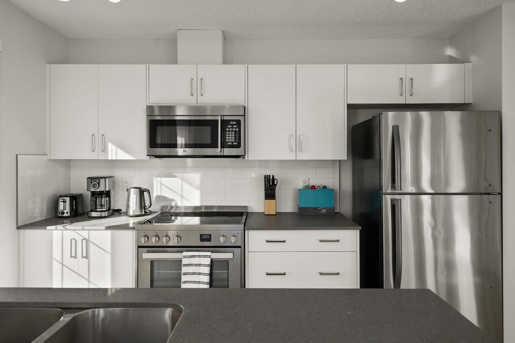 Globalstay New Apartments In Cranbrook Free Street Parking Calgary Bagian luar foto