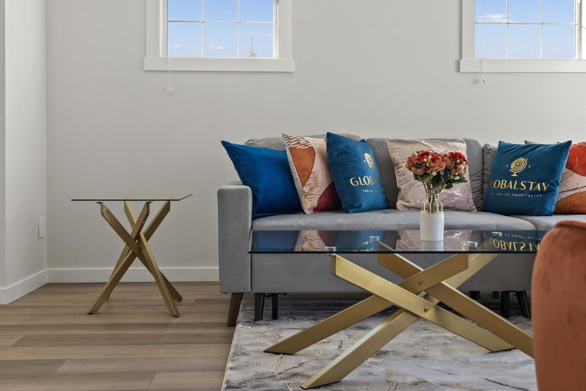 Globalstay New Apartments In Cranbrook Free Street Parking Calgary Bagian luar foto
